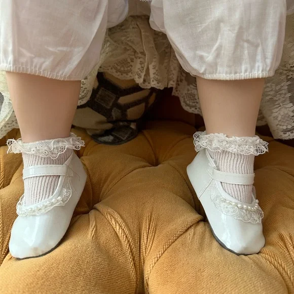 Porcelain Doll - Picture 5 of 16